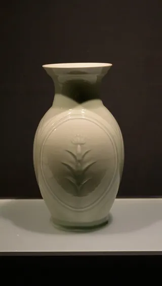 伊東翠壺｜黄瓷花文花瓶
