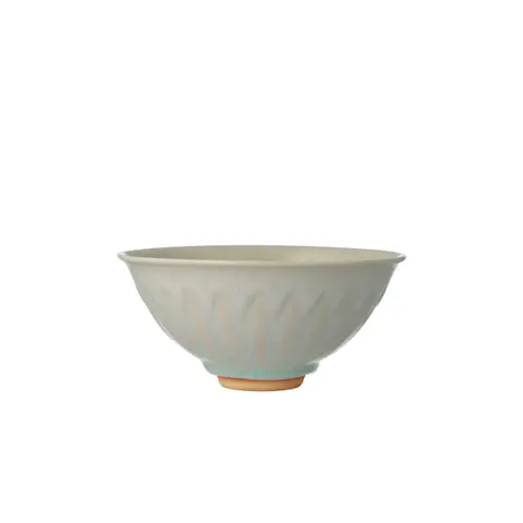 彩雲菊彫茶碗